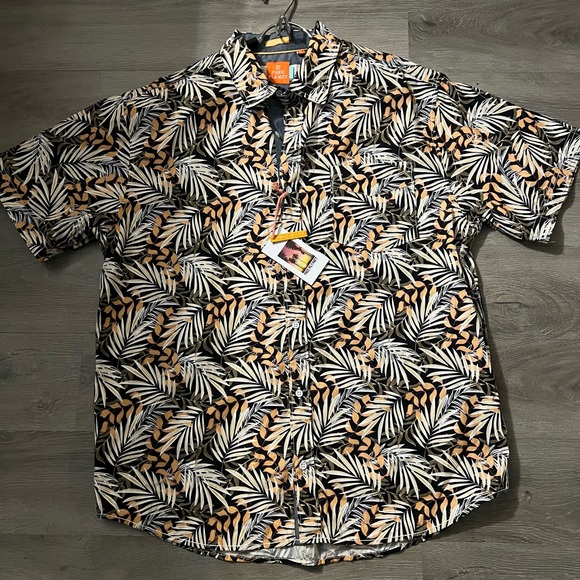 🙌🏾 Printed Poplin Short Sleeve Button Up Shirt 🤗 Vacay Spirit 🌴 - Picture 1 of 9